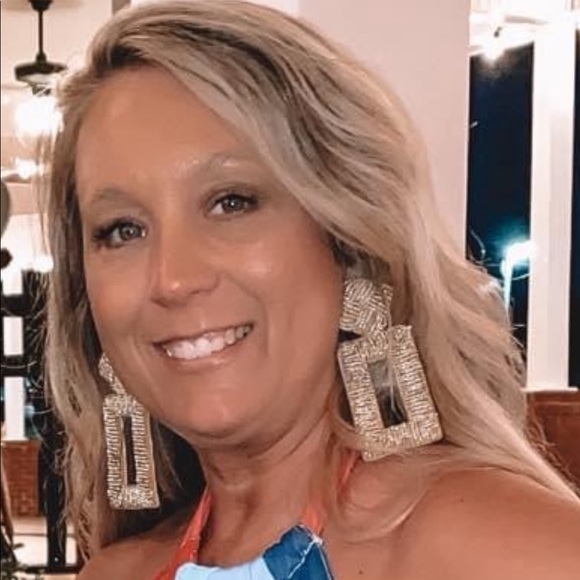 Meet your Posher, Jaime - Picture 2 of 2